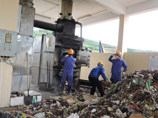 Góp ý dự thảo Báo cáo chính trị: Quan tâm xây dựng nhà máy xử lý rác thải